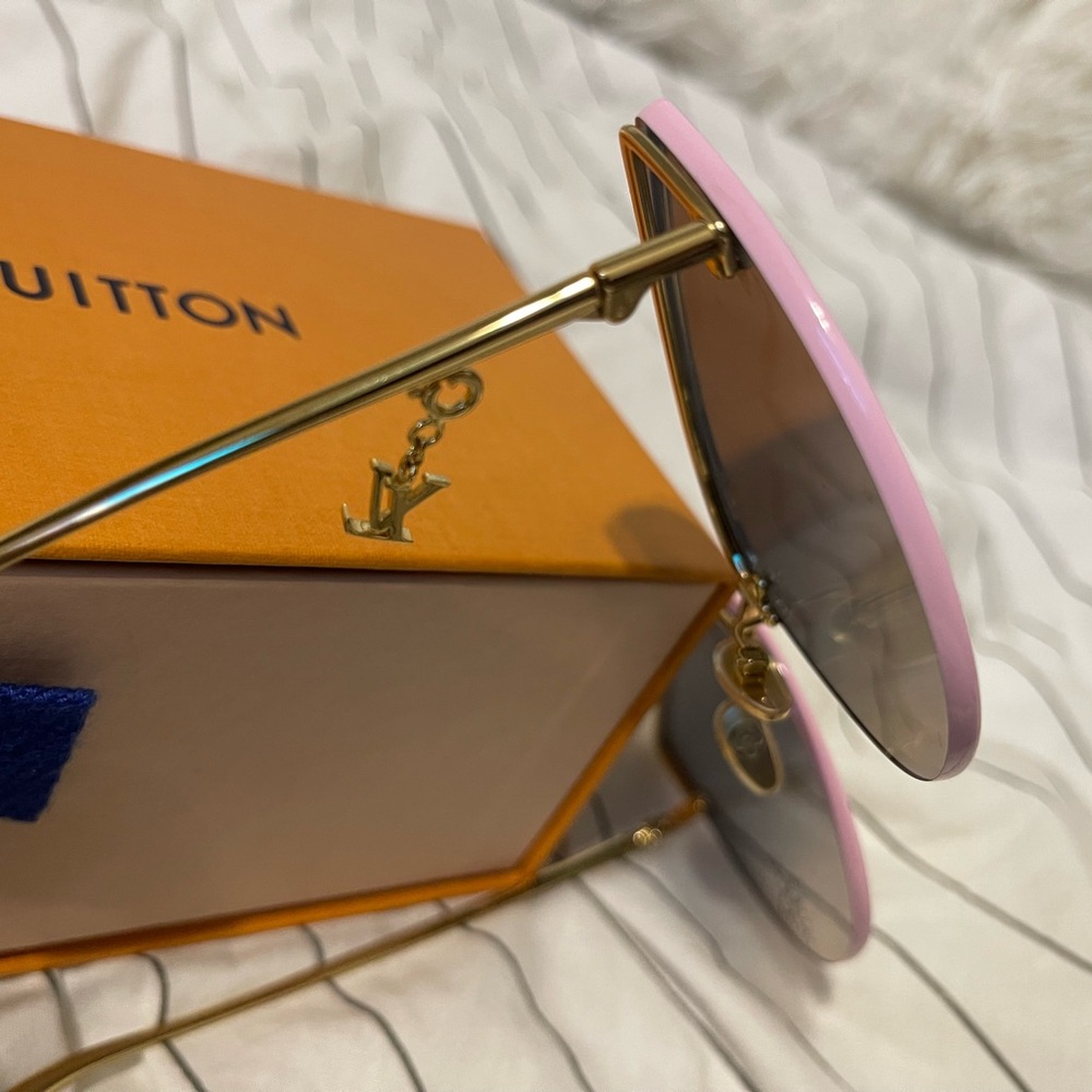 Louis Vuitton Pink and Gold Women's Sunglasses - Picture 6 of 6